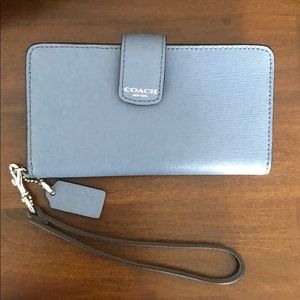 Coach wristlet wallet